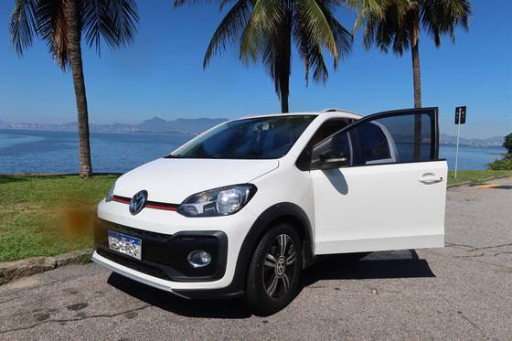 VOLKSWAGEN UP 1.0 170 TSI TOTAL FLEX XTREME 4P MANUAL